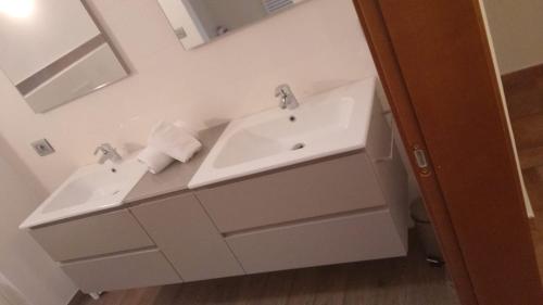 Ένα μπάνιο στο QUEEN HOME S GIOVANNI ideal for families or large group