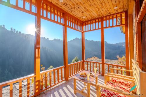 Vista general de una montaña o vista desde la habitación en casa particular