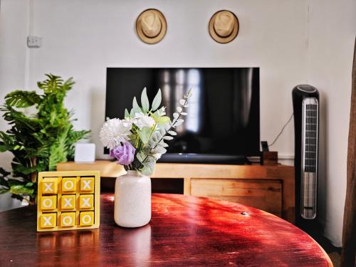 Vintage 90s Port Louis apart near Jeetoo Hospital