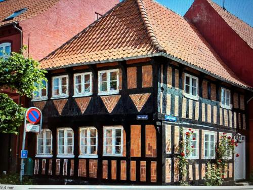 Το κτήριο όπου στεγάζεται  η παραθεριστική κατοικία