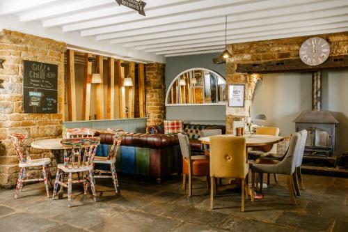 Εστιατόριο ή άλλο μέρος για φαγητό στο The Sun Inn At Hook Norton