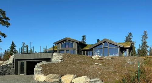 Το κτήριο όπου στεγάζεται  η παραθεριστική κατοικία