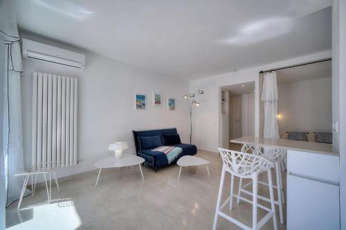 REF 1745 - Cannes Center - Studio for rent