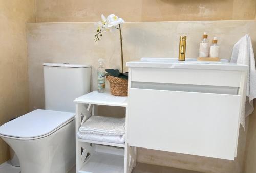 Fotografie z fotogalerie ubytování Bahlaloga Studio Durbanville v destinaci Durbanville