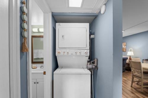 Billede fra billedgalleriet på Modern 2BRM 2BATHRM Condo Near Everything in Augusta i Augusta