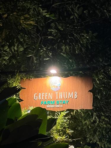 Ein Zertifikat, Auszeichnung, Logo oder anderes Dokument, das in der Unterkunft The Green Thumb Farm Stay ausgestellt ist