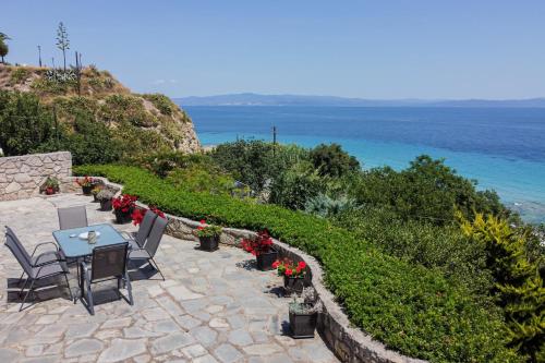 Casa Nikolea by RentalsPro - Afytos Halkidiki