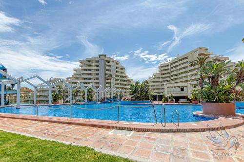 Spacious apartment in Benalbeach