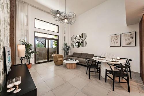 Modern 1BR Apartment Lamtara 3 in MJL