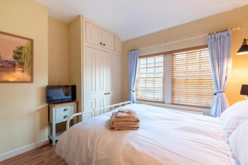 En eller flere senge i et værelse på 2 Bed in Bakewell oc-t34225