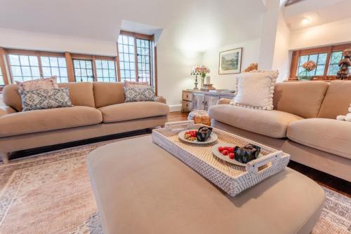 Posezení v ubytování 6 Bed in Englefield Green oc-e34166