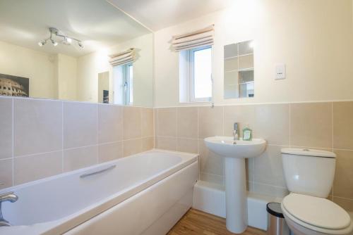 Et badeværelse på 2 Bed in Tetbury oc-l34108