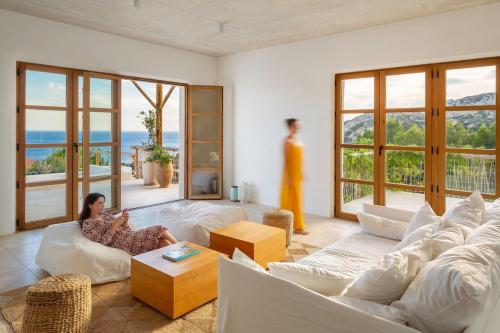 Beautiful villa and pool with sea view