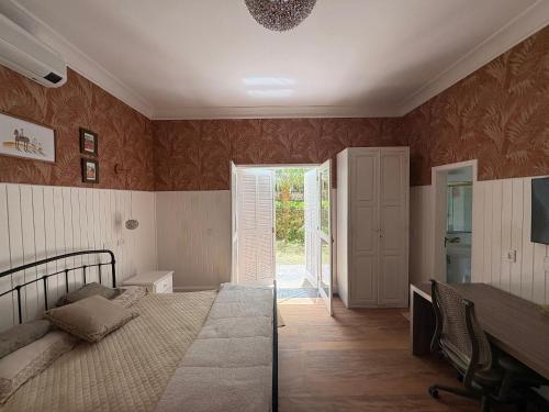 Μια τηλεόραση ή/και κέντρο ψυχαγωγίας στο Villa Palmira