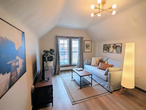 Khu vực ghế ngồi tại The Green House, RiNo