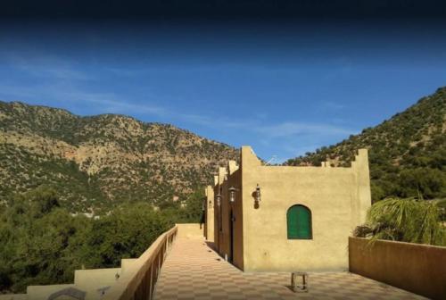Ein allgemeiner Bergblick oder ein Berglick von des Hotels aus