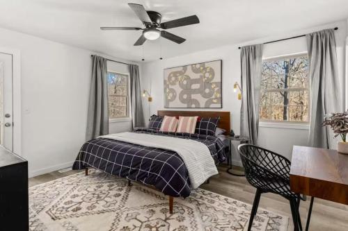 Postel nebo postele na pokoji v ubytování Float & Unwind