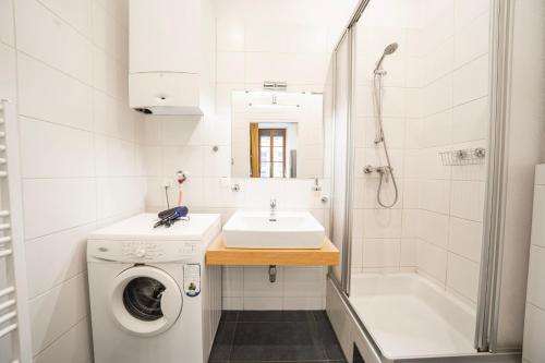 3 king-size beds, 15 min from Vienna Hauptbahnhof, ground floor