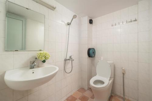 Ванная комната в Hoàn Kiếm Lake Backpackers Hostel