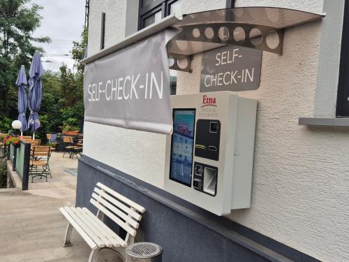 Φωτογραφία από το άλμπουμ του Etna Hotel & Ristorante σε Veitshöchheim