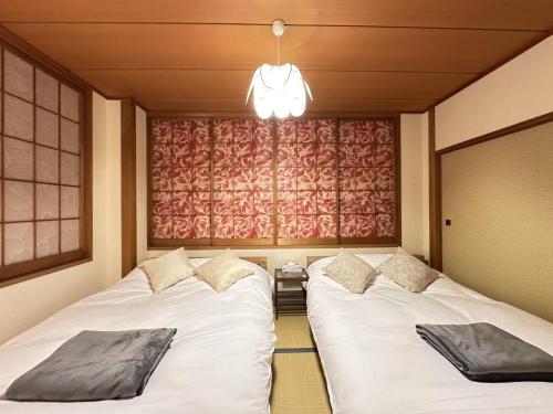 White House - 新宿 1 站地 - 新大久保站 6 Min - 歌舞伎町 4 Min