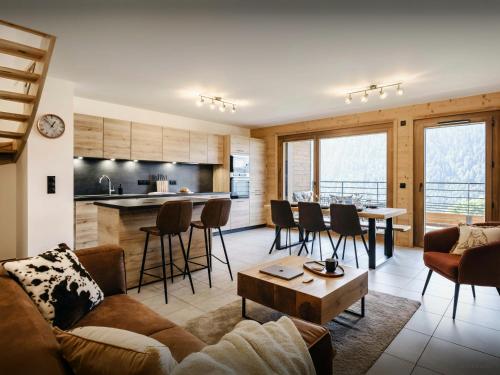 Nhà bếp/bếp nhỏ tại Loft Petit Charbel - OVO Network