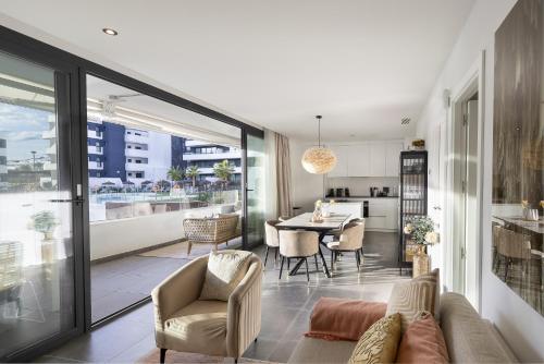 Premium Apartment with Terrace in Higuerón