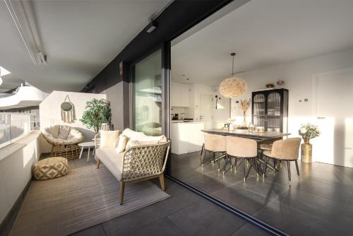 Premium Apartment with Terrace in Higuerón