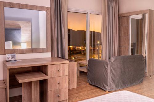 Petra Moon Hotel — Mountain view