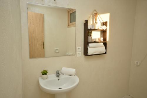 Koupelna v ubytování Abdelmoumen 2BR Spacious Flat