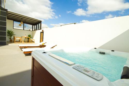 Casa Victoria - By AZ Rentals