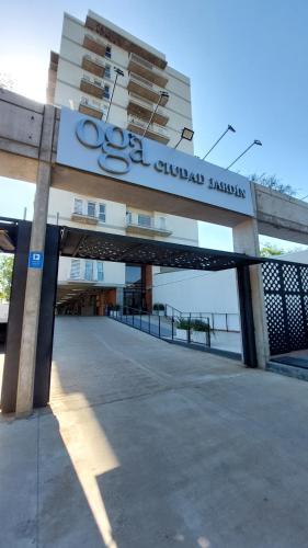 Departamento Amoblado de 2 dormitorios Zona Aeropuerto