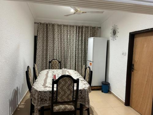 Un lugar para sentarse en Saraville at Dansoman