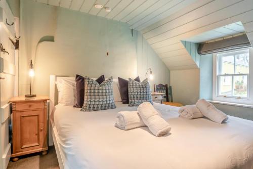 Ένα ή περισσότερα κρεβάτια σε δωμάτιο στο 2 Bed in St. Brides oc-k30489