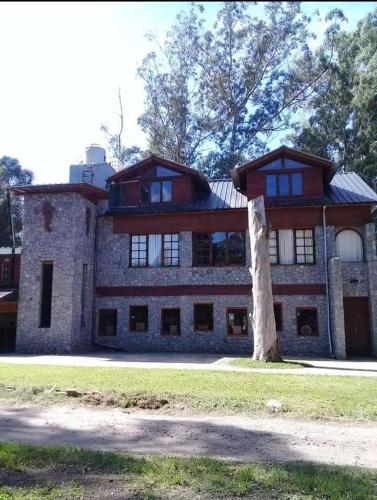 Το κτήριο όπου στεγάζεται  ο ξενώνας