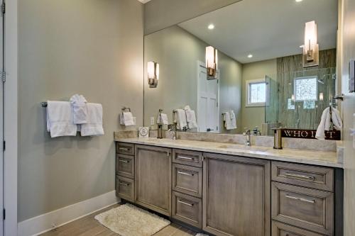 Φωτογραφία από το άλμπουμ του Dancing Bear Walk to Town σε Highlands