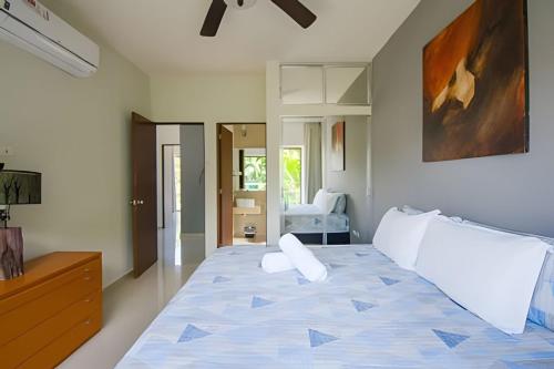 Postel nebo postele na pokoji v ubytování acogedora casa centrica