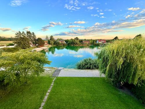 Seehaus 22- Lake house with private beach