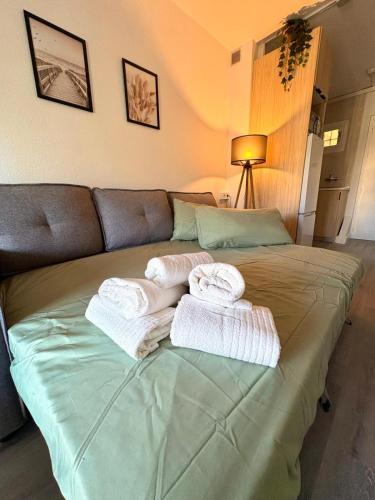 Estudio con piscina y terraza cerca de la playa en Benalmádena