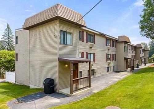 Φωτογραφία από το άλμπουμ του Cozy Condo at Weirs beach στη Laconia