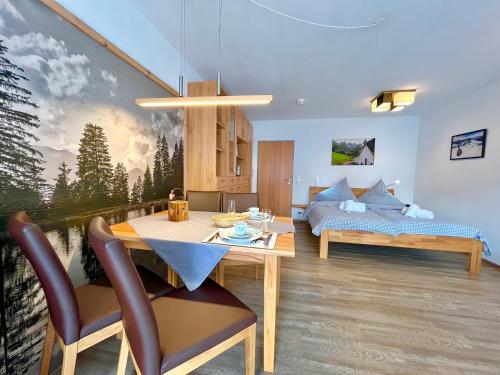 Ένα ή περισσότερα κρεβάτια σε δωμάτιο στο Montana Haus, Fewo A14, A17, B4 oder C8