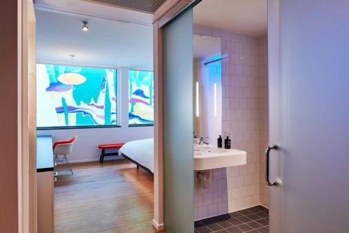 citizenM Miami Worldcenter photo 28