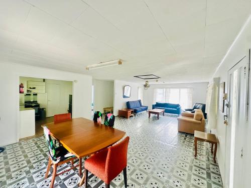 Χώρος καθιστικού στο Ocean Cottage - Entire Place in Nukualofa Town Center