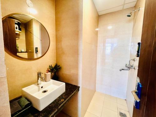 Phòng tắm tại Panoramic City Views Chapter 2 -15th Floor Studio Apartment