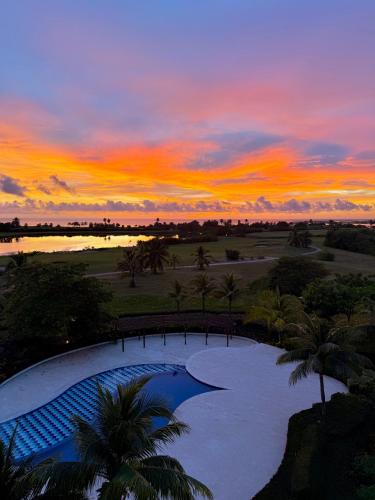 Východ nebo západ slunce při pohledu z apartmánu nebo okolí