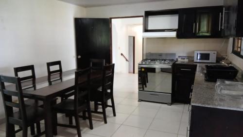 Η κουζίνα ή μικρή κουζίνα στο Casa Menus de Boquete Vista a las Montañas