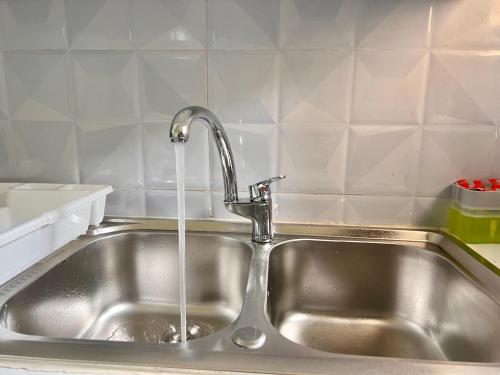 Afbeelding uit fotogalerij van chambre de standing a yoff virage N2 in Ngor