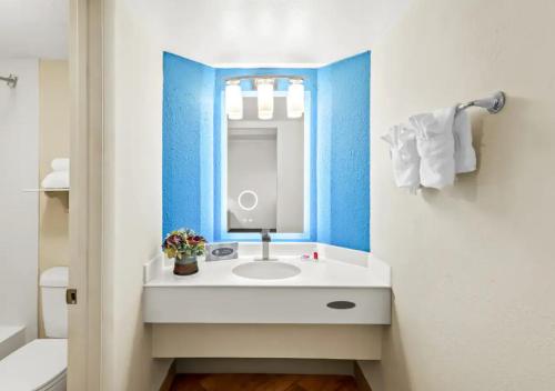 Ένα μπάνιο στο Gold Room Stays