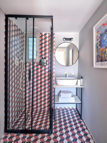 12LVE Vouliagmeni Apartment