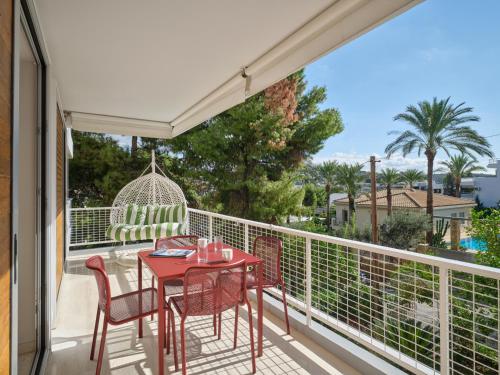 12LVE Vouliagmeni Apartment